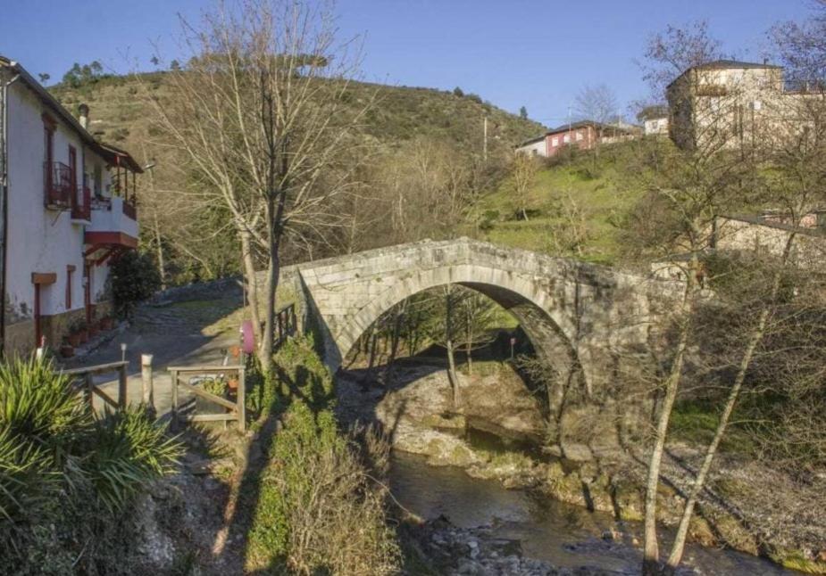 Casa Con Piscina Y Barbacoa Villa Freixido Luaran gambar